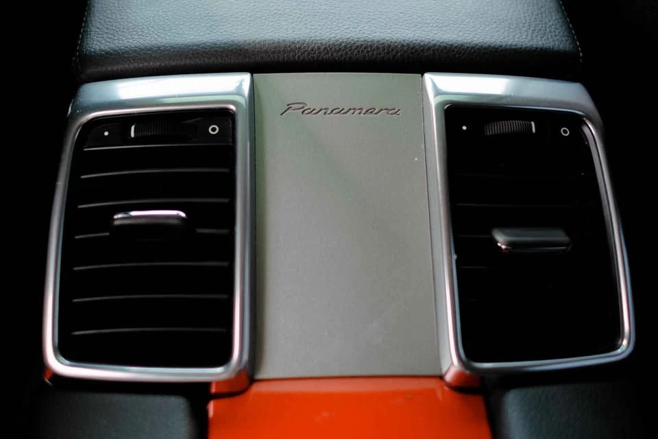 2010 Porsche 970 Panamera - Image 17 of 18