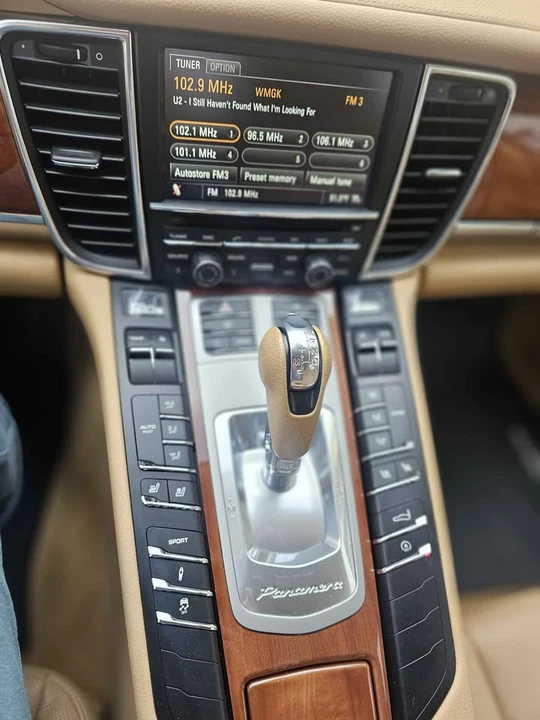 2010 Porsche 970 Panamera 4S - Image 12 of 16
