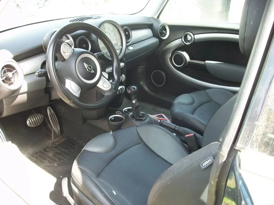 2010 Mini Mini 2nd Gen - Image 3 of 5