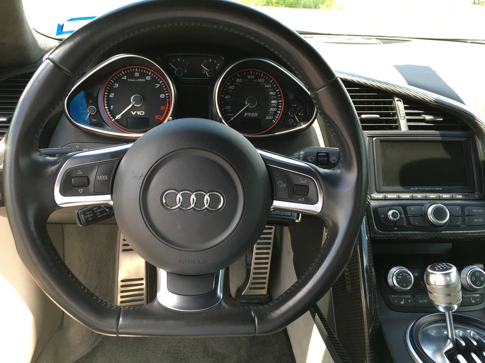 2010 Audi 42 R8 - Image 6 of 10