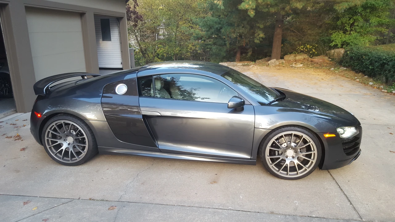 2010 Audi 42 R8 - Image 2 of 10