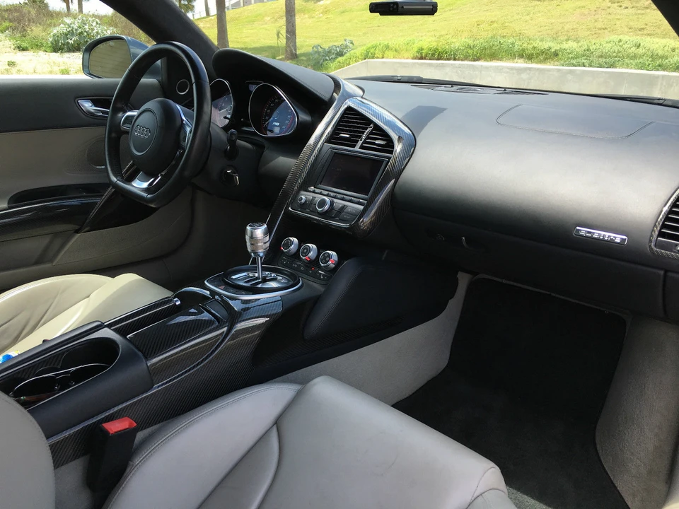 2010 Audi 42 R8 - Image 8 of 10