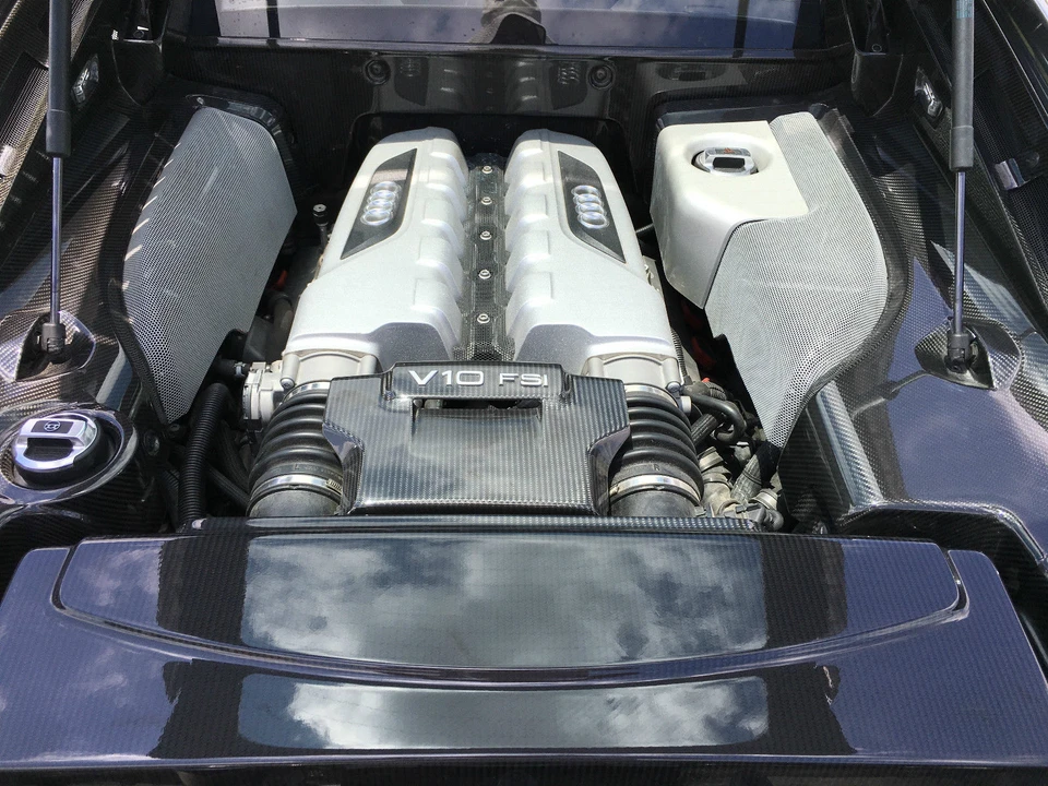 2010 Audi 42 R8 - Image 7 of 10