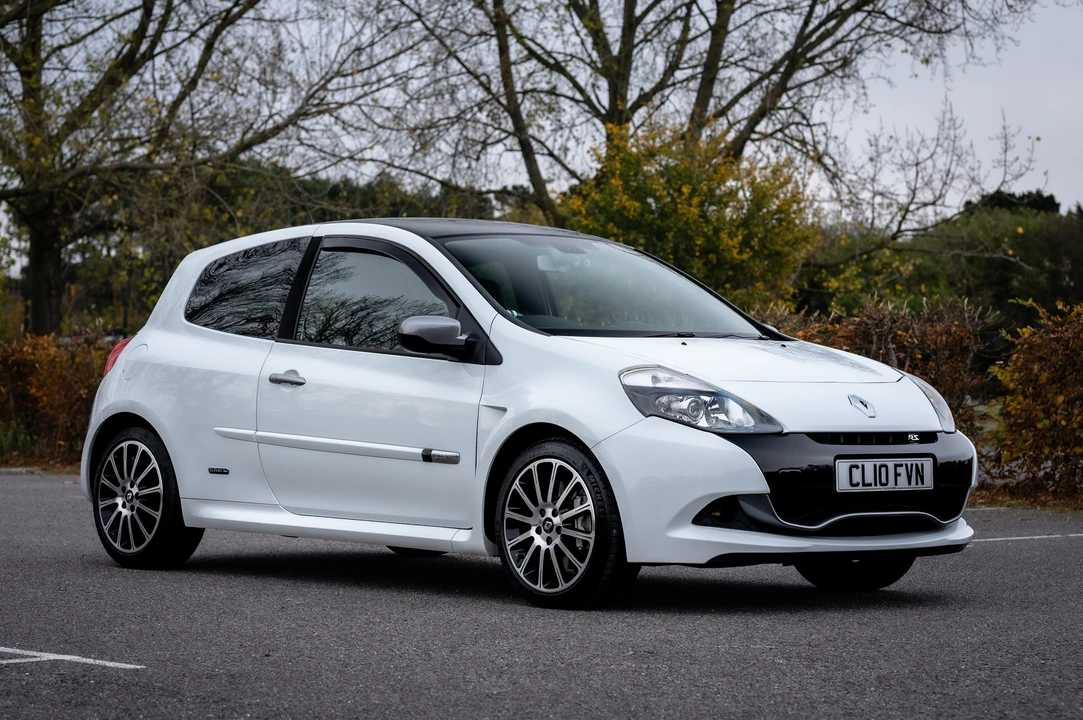 2010 Renault Clio 3rd Gen - Image 2 of 31