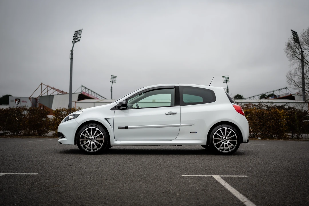 2010 Renault Clio 3rd Gen - Image 9 of 31