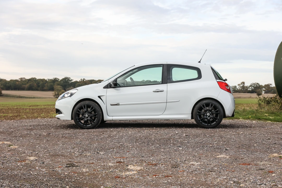 2010 Renault Clio 3rd Gen - Image 9 of 11