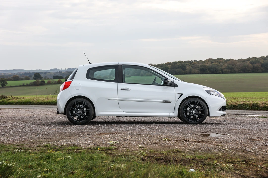 2010 Renault Clio 3rd Gen - Image 5 of 11