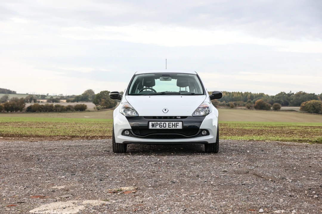 2010 Renault Clio 3rd Gen - Image 3 of 11