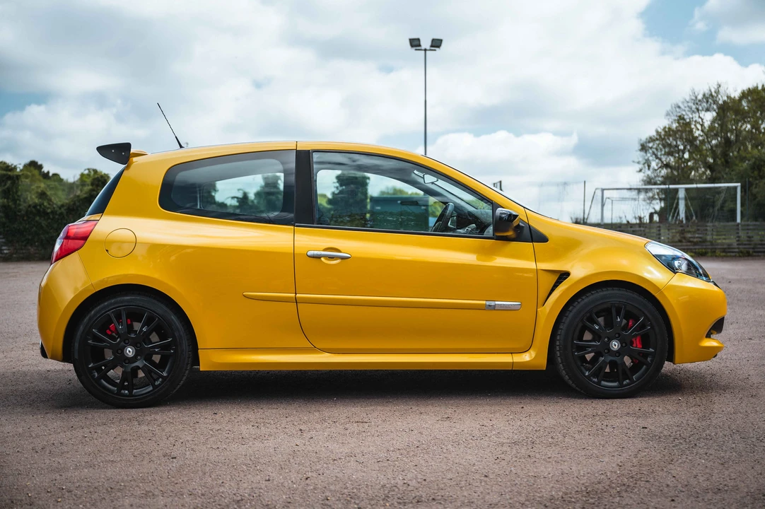 2010 Renault Clio 3rd Gen - Image 13 of 31