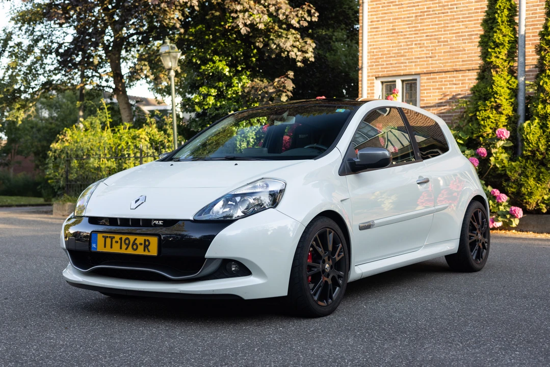 2010 Renault Clio 3rd Gen - Image 2 of 31