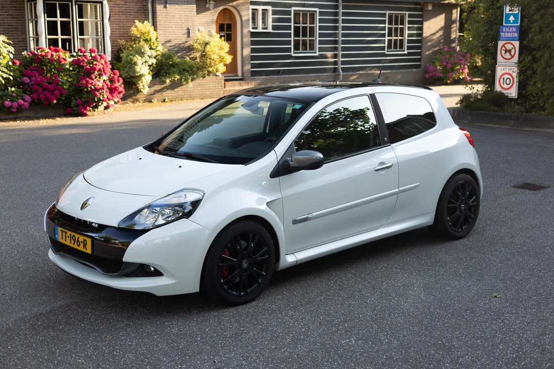 2010 Renault Clio 3rd Gen - Image 11 of 31