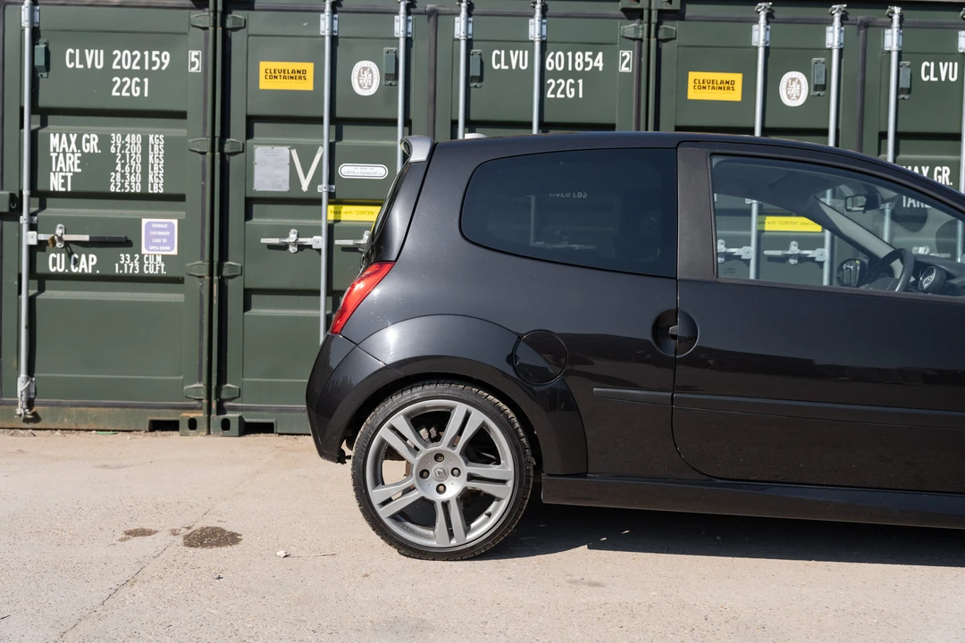 2010 Renault - Image 26 of 31