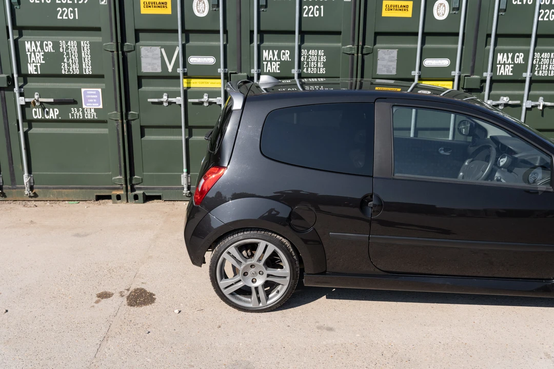 2010 Renault - Image 25 of 31