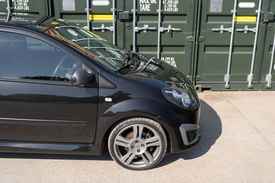 2010 Renault - Image 24 of 31