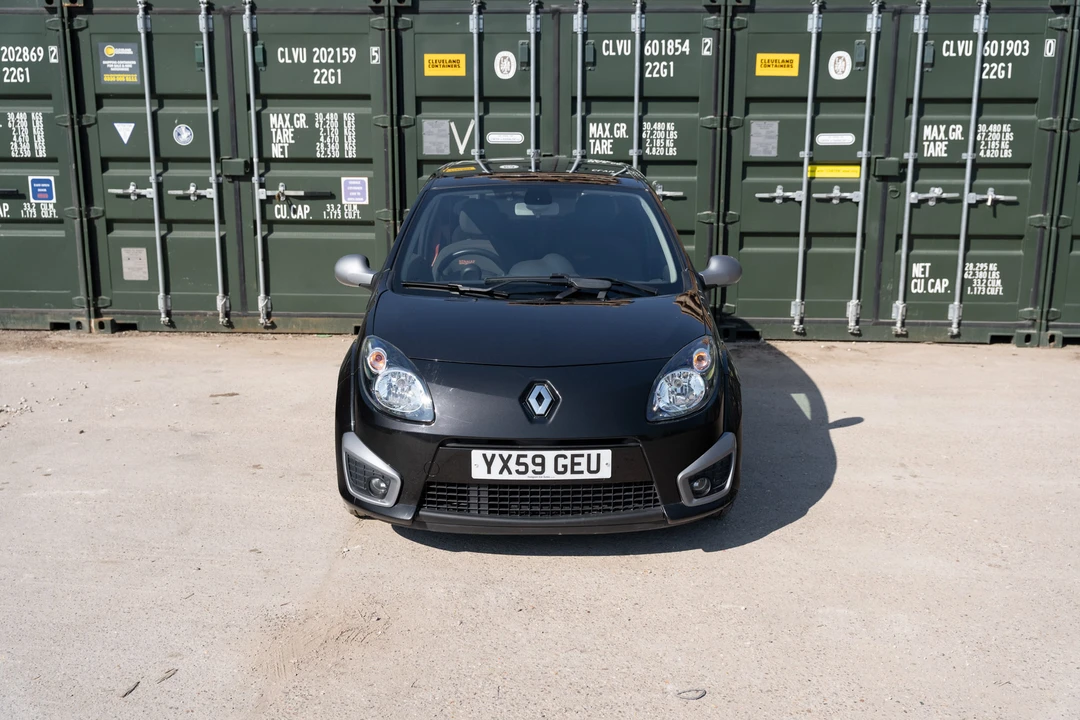 2010 Renault - Image 12 of 31