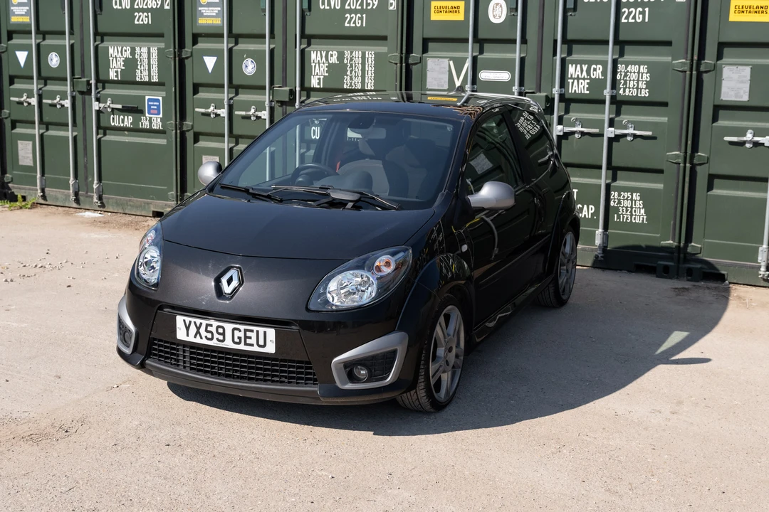 2010 Renault - Image 19 of 31