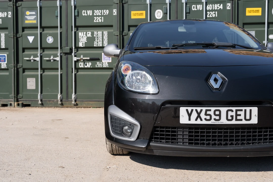 2010 Renault - Image 23 of 31