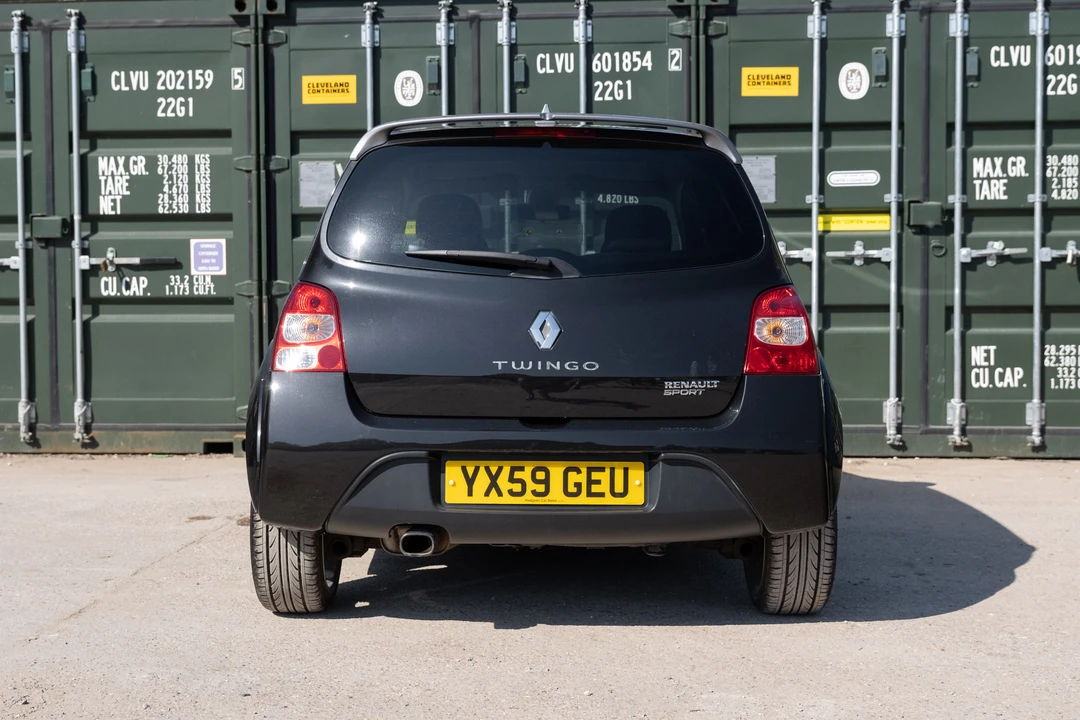 2010 Renault - Image 18 of 31