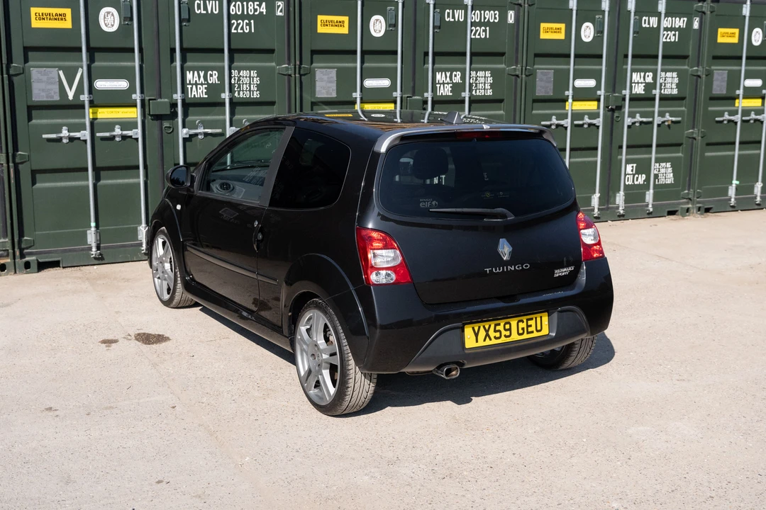 2010 Renault - Image 9 of 31