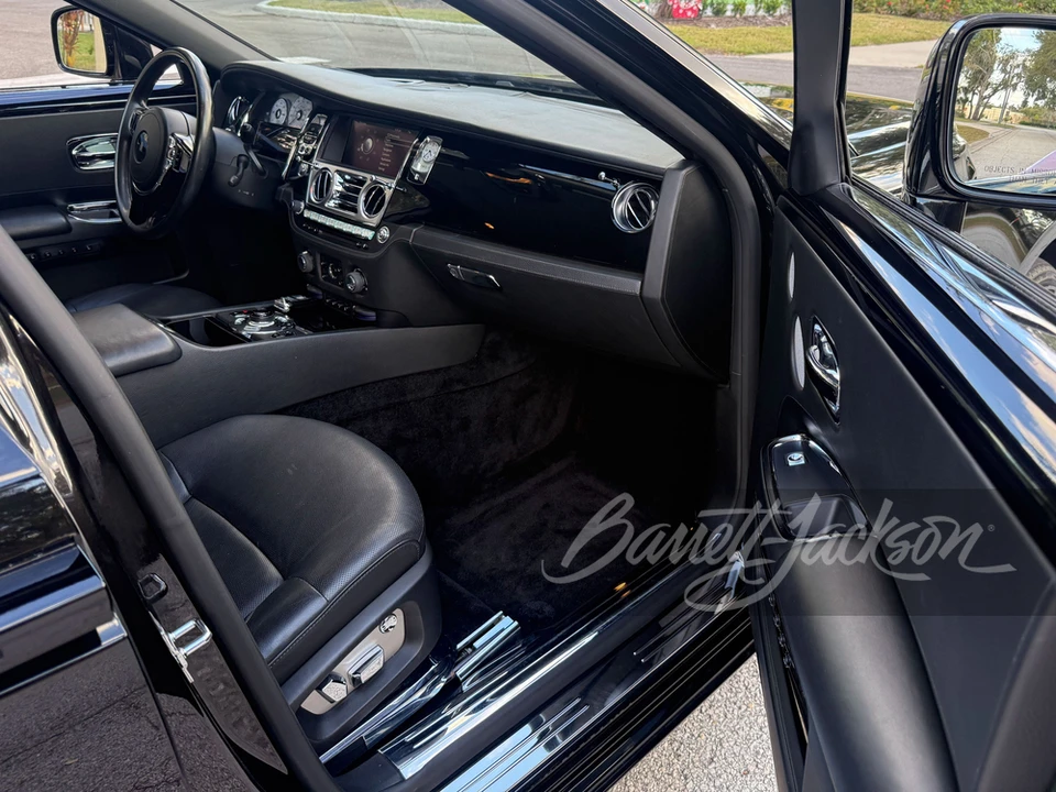 2010 Rolls-Royce Ghost 1st Gen - Image 11 of 26