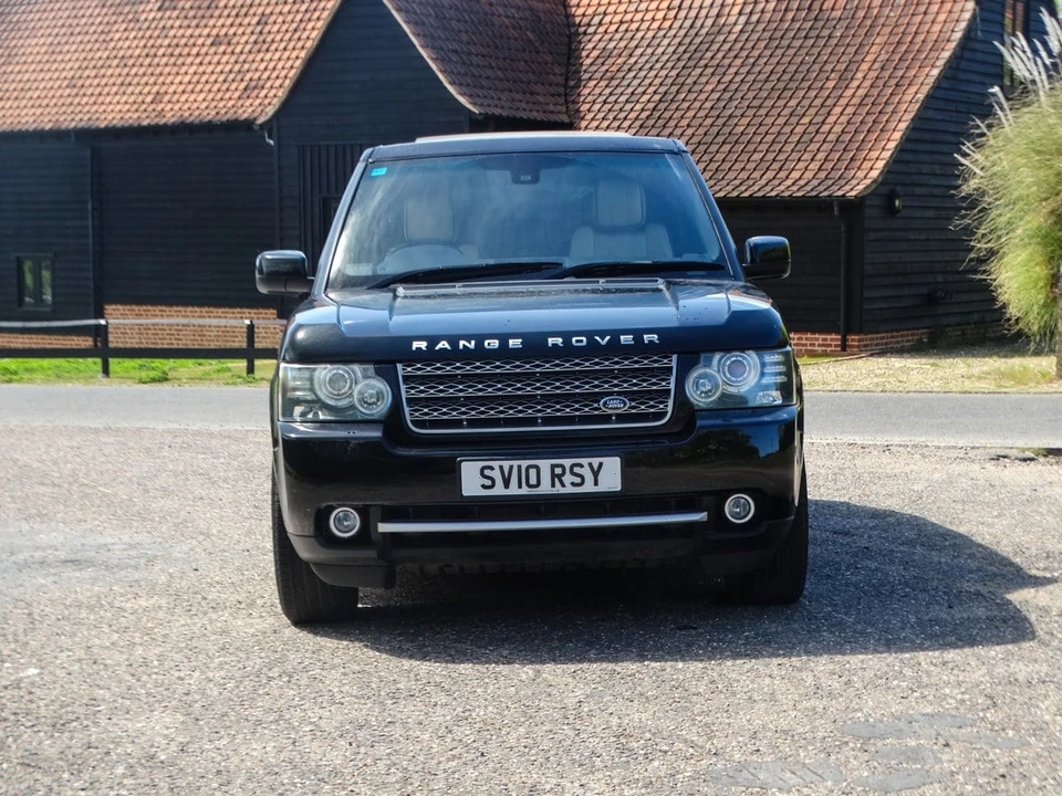 2010 Land Rover Range Rover L322 - Image 2 of 31