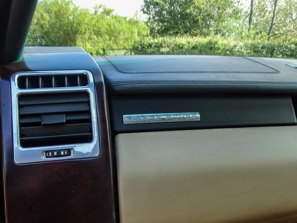 2010 Land Rover Range Rover L322 - Image 20 of 31