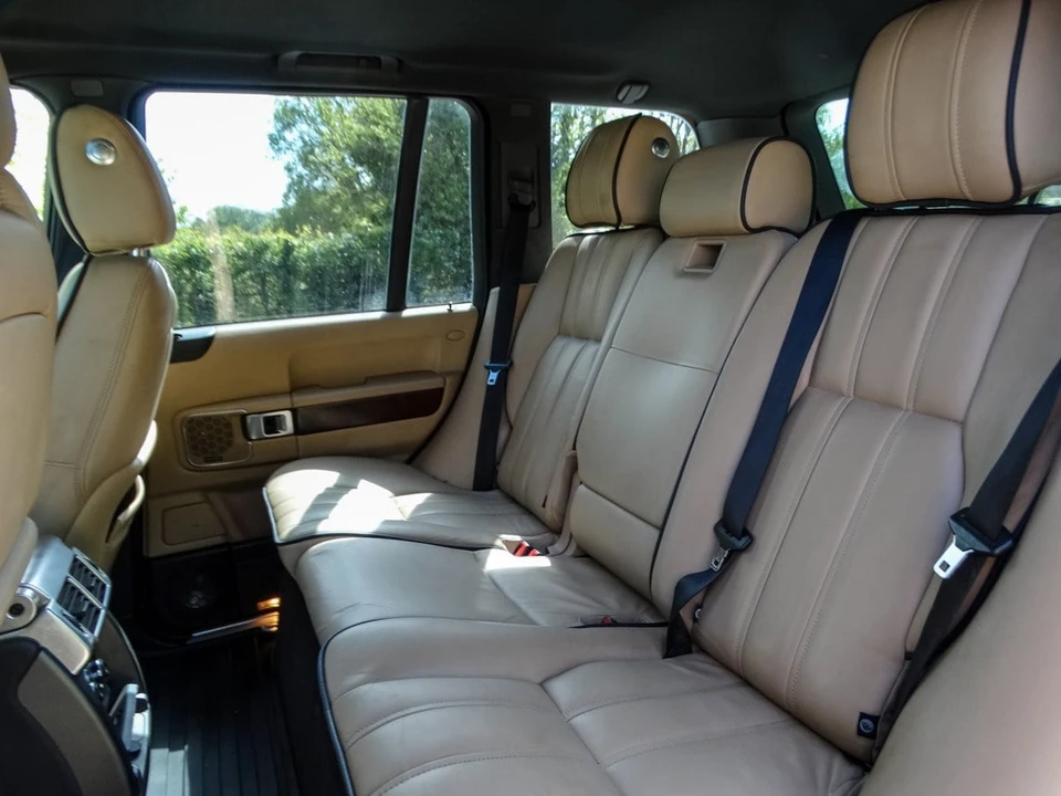 2010 Land Rover Range Rover L322 - Image 27 of 31