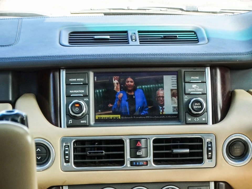 2010 Land Rover Range Rover L322 - Image 28 of 31