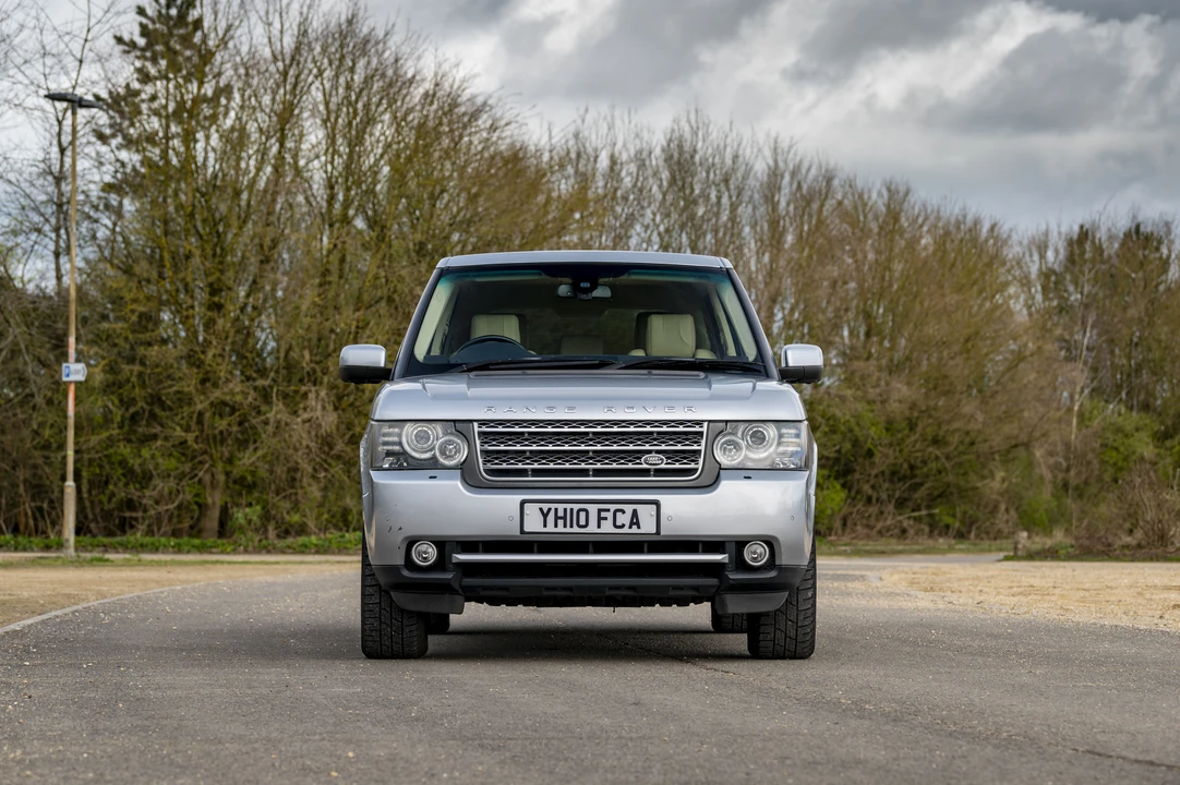2010 Land Rover Range Rover L322 - Image 10 of 31