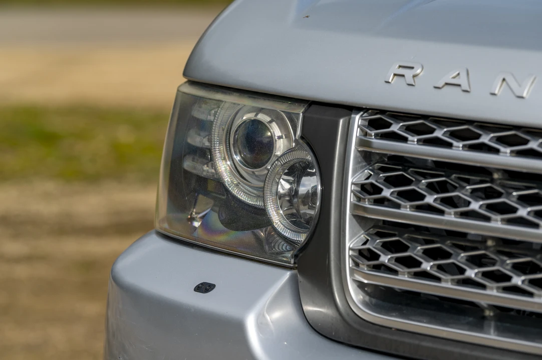 2010 Land Rover Range Rover L322 - Image 11 of 31