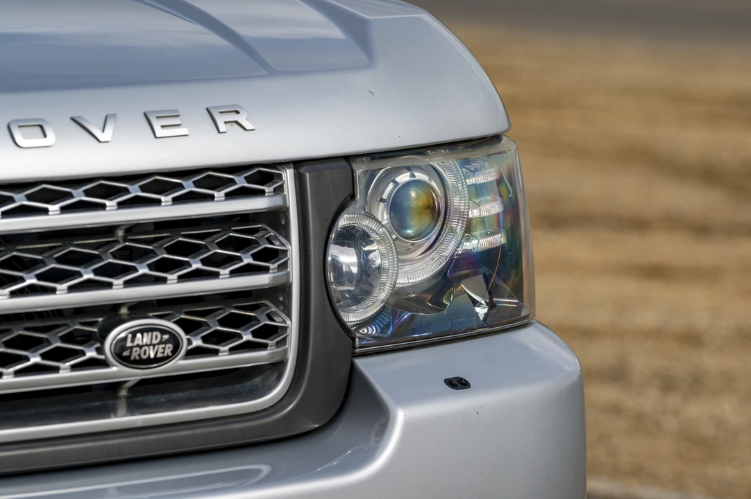2010 Land Rover Range Rover L322 - Image 12 of 31