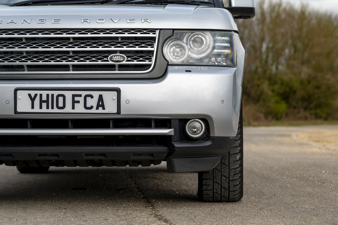 2010 Land Rover Range Rover L322 - Image 16 of 31