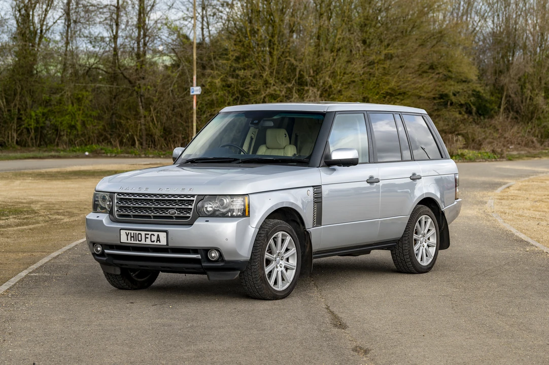 2010 Land Rover Range Rover L322 - Image 3 of 31
