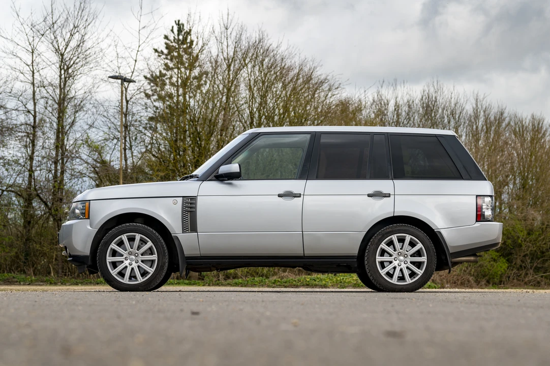 2010 Land Rover Range Rover L322 - Image 4 of 31
