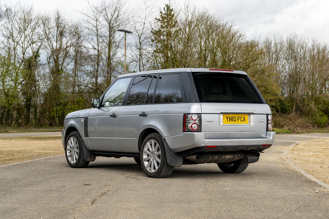 2010 Land Rover Range Rover L322 - Image 5 of 31