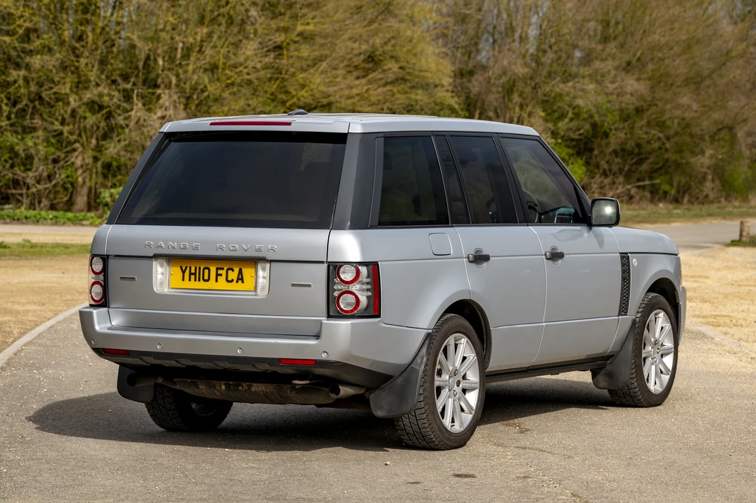 2010 Land Rover Range Rover L322 - Image 7 of 31
