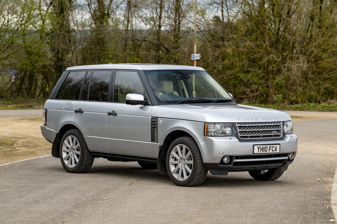 2010 Land Rover Range Rover L322 - Image 9 of 31