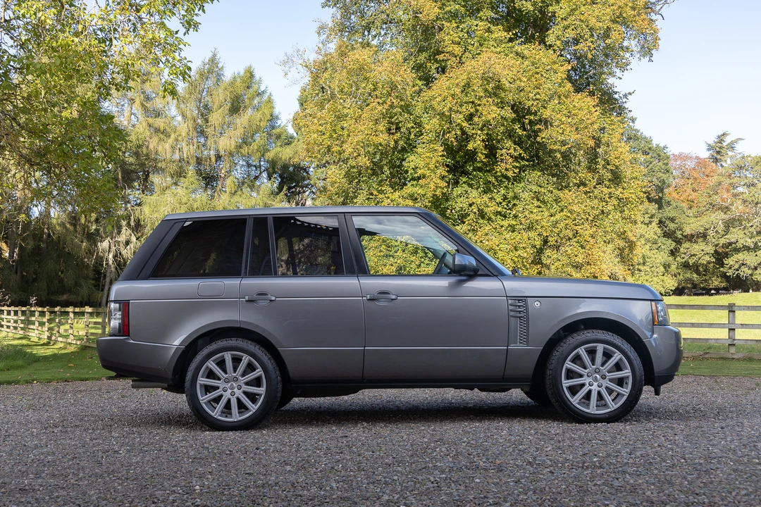 2011 Land Rover Range Rover L322 - Image 5 of 31