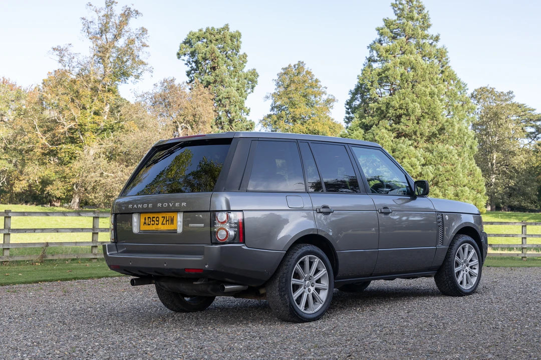 2011 Land Rover Range Rover L322 - Image 6 of 31