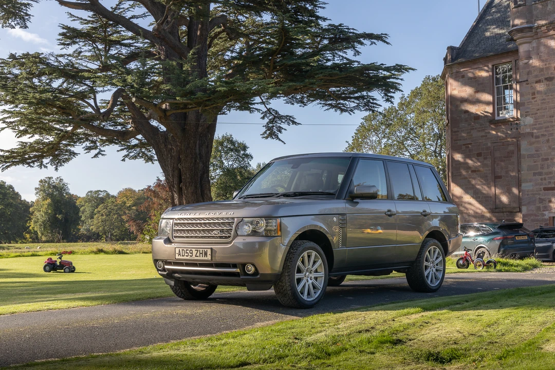 2011 Land Rover Range Rover L322 - Image 17 of 31