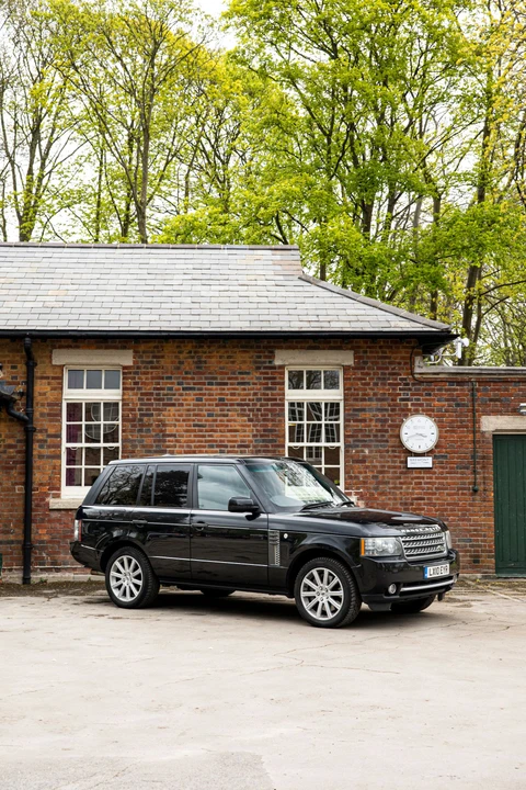 2010 Land Rover Range Rover L322 - Image 11 of 13
