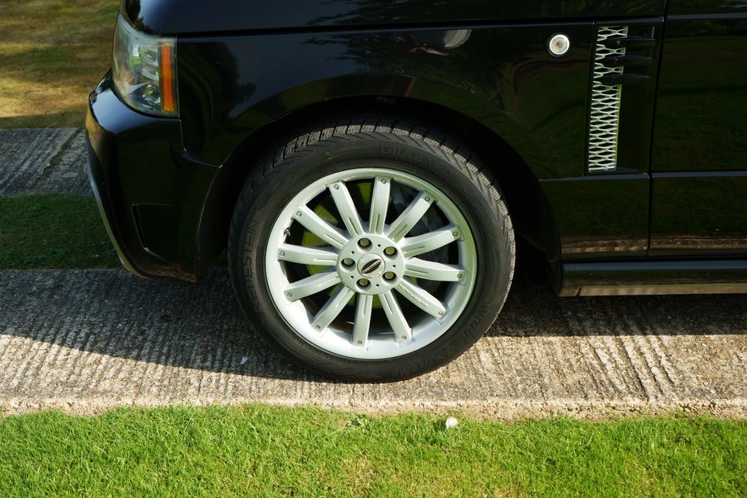 2010 Land Rover Range Rover L322 - Image 22 of 30