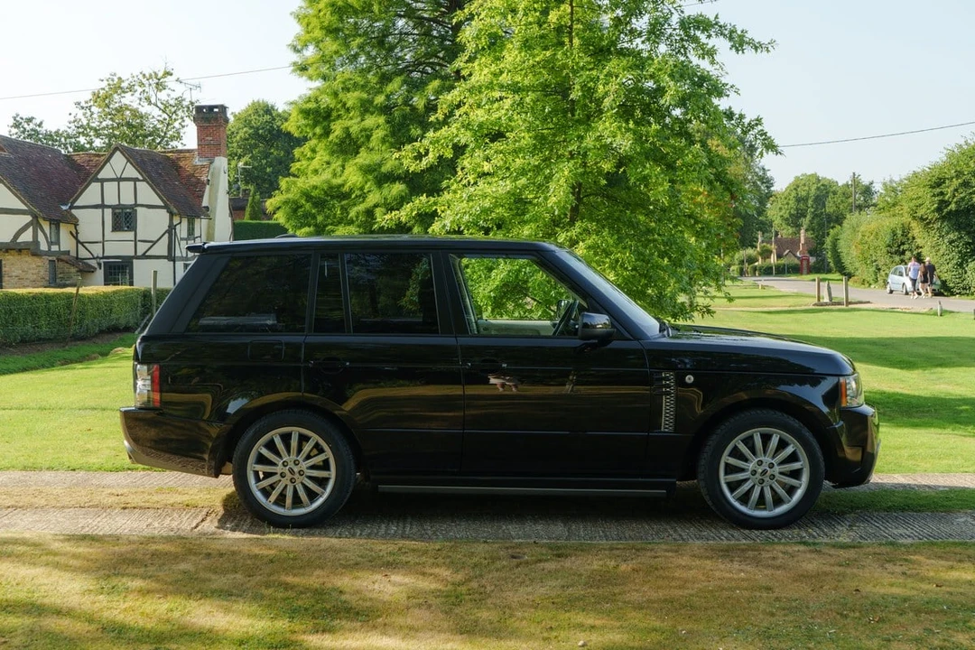 2010 Land Rover Range Rover L322 - Image 8 of 30