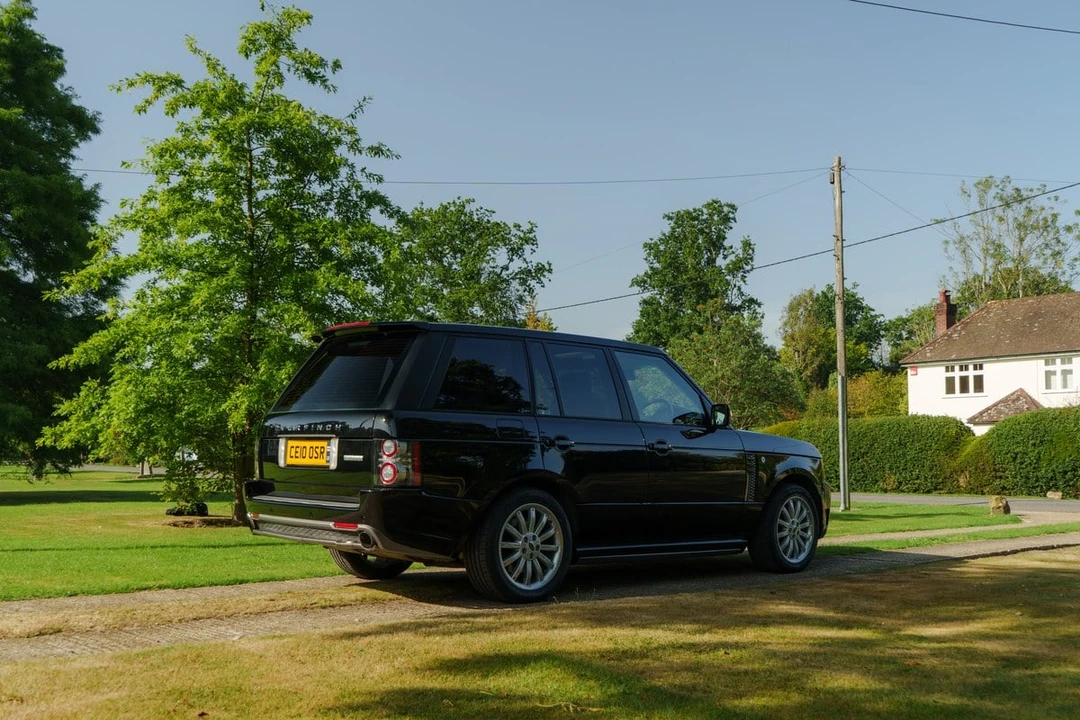 2010 Land Rover Range Rover L322 - Image 10 of 30