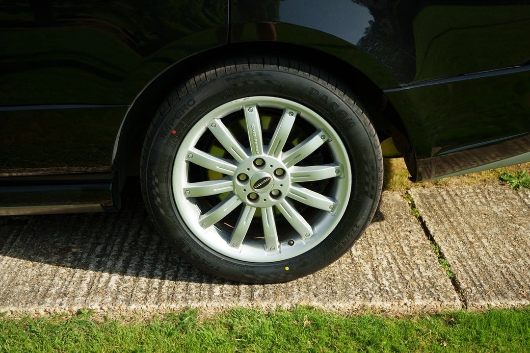 2010 Land Rover Range Rover L322 - Image 23 of 30