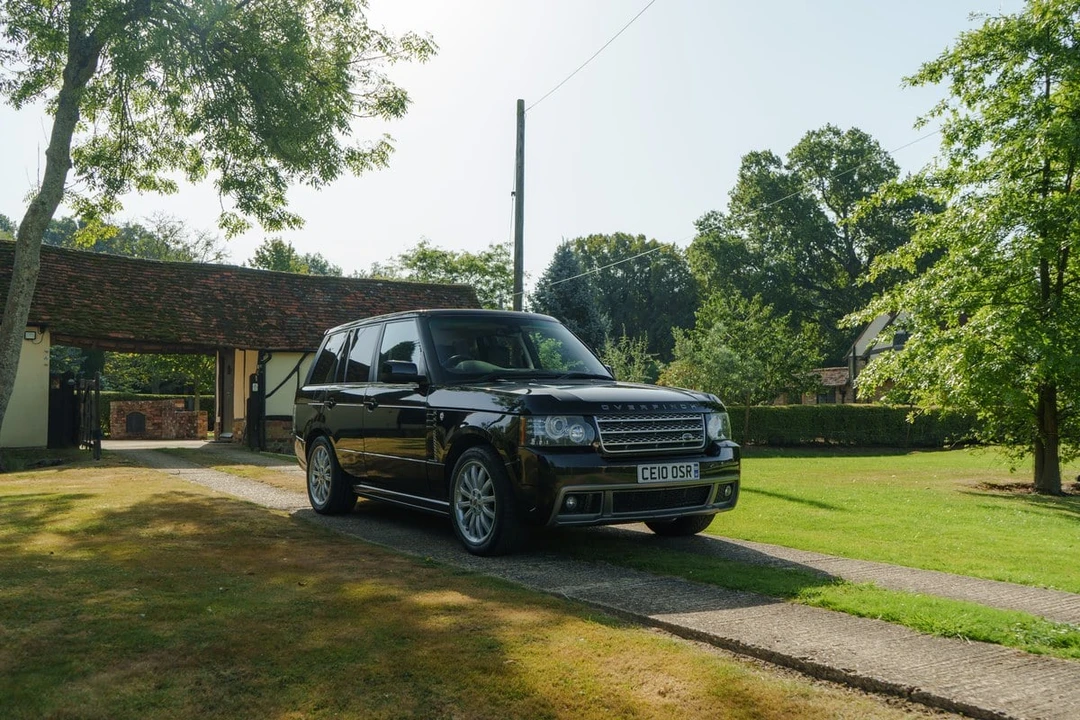 2010 Land Rover Range Rover L322 - Image 5 of 30