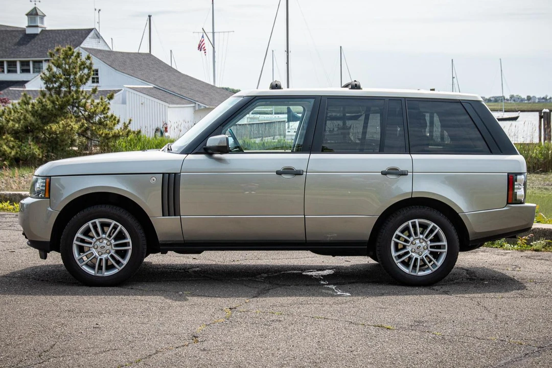 2010 Land Rover Range Rover L322 - Image 3 of 31