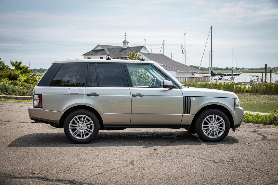 2010 Land Rover Range Rover L322 - Image 17 of 31