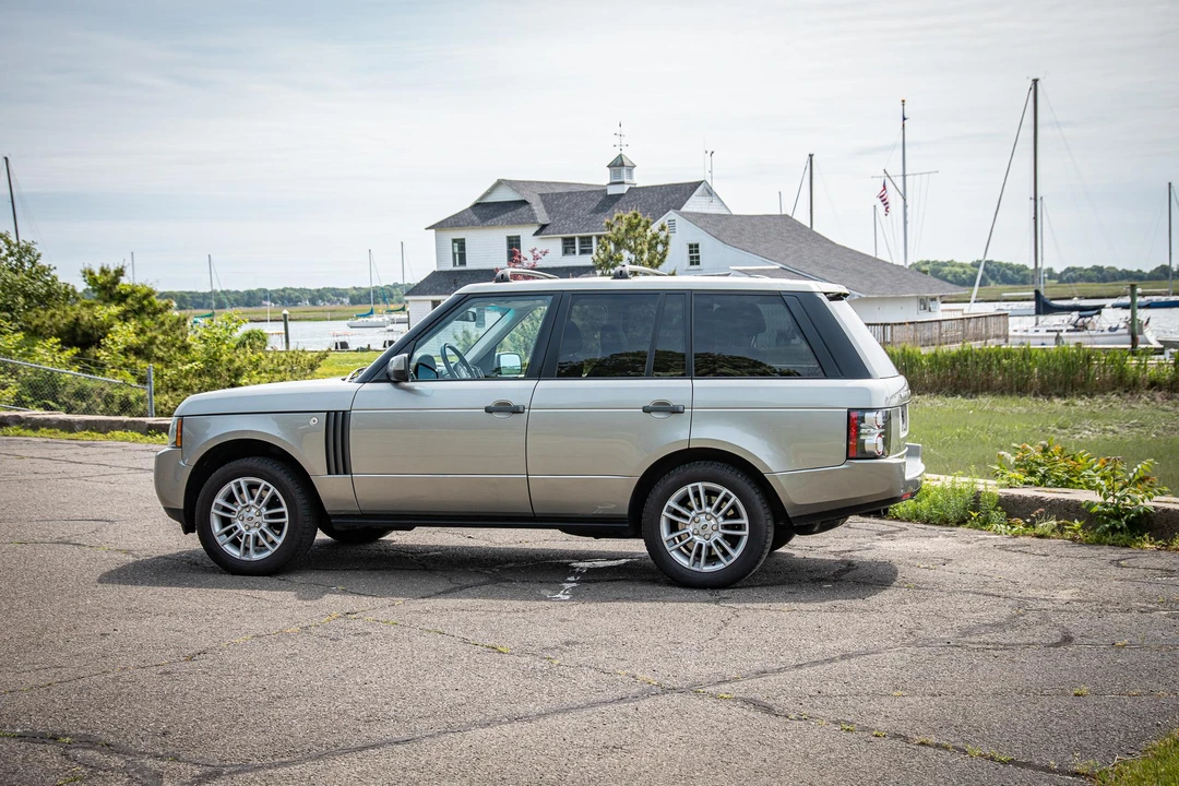 2010 Land Rover Range Rover L322 - Image 9 of 31
