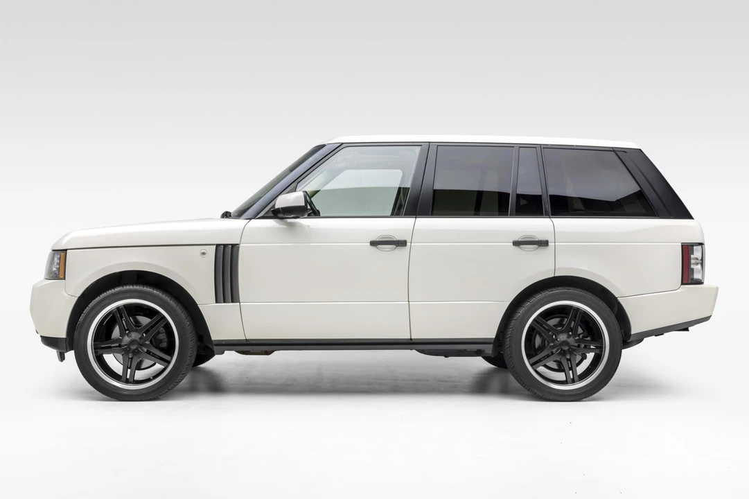 2010 Land Rover Range Rover L322 - Image 3 of 31